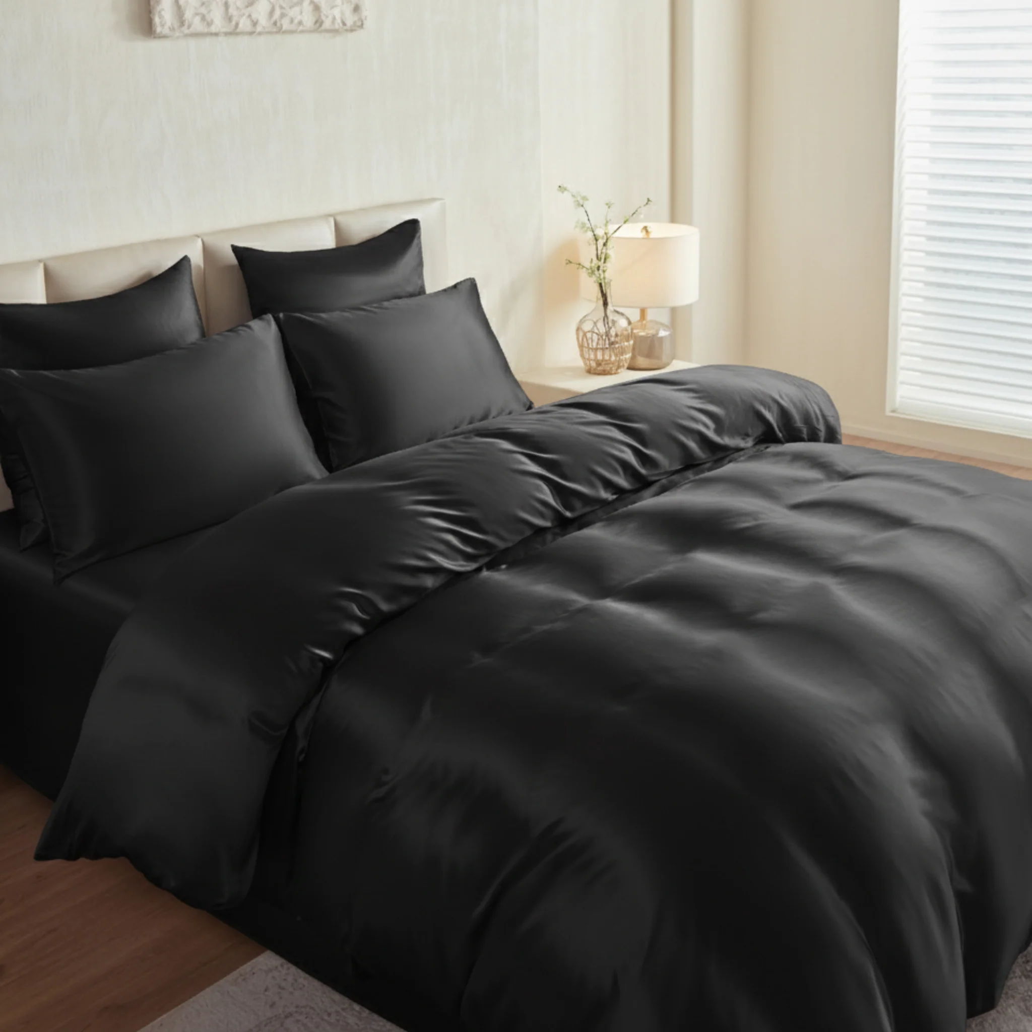 22 Momme Silk Duvet Cover - Black - Image 6