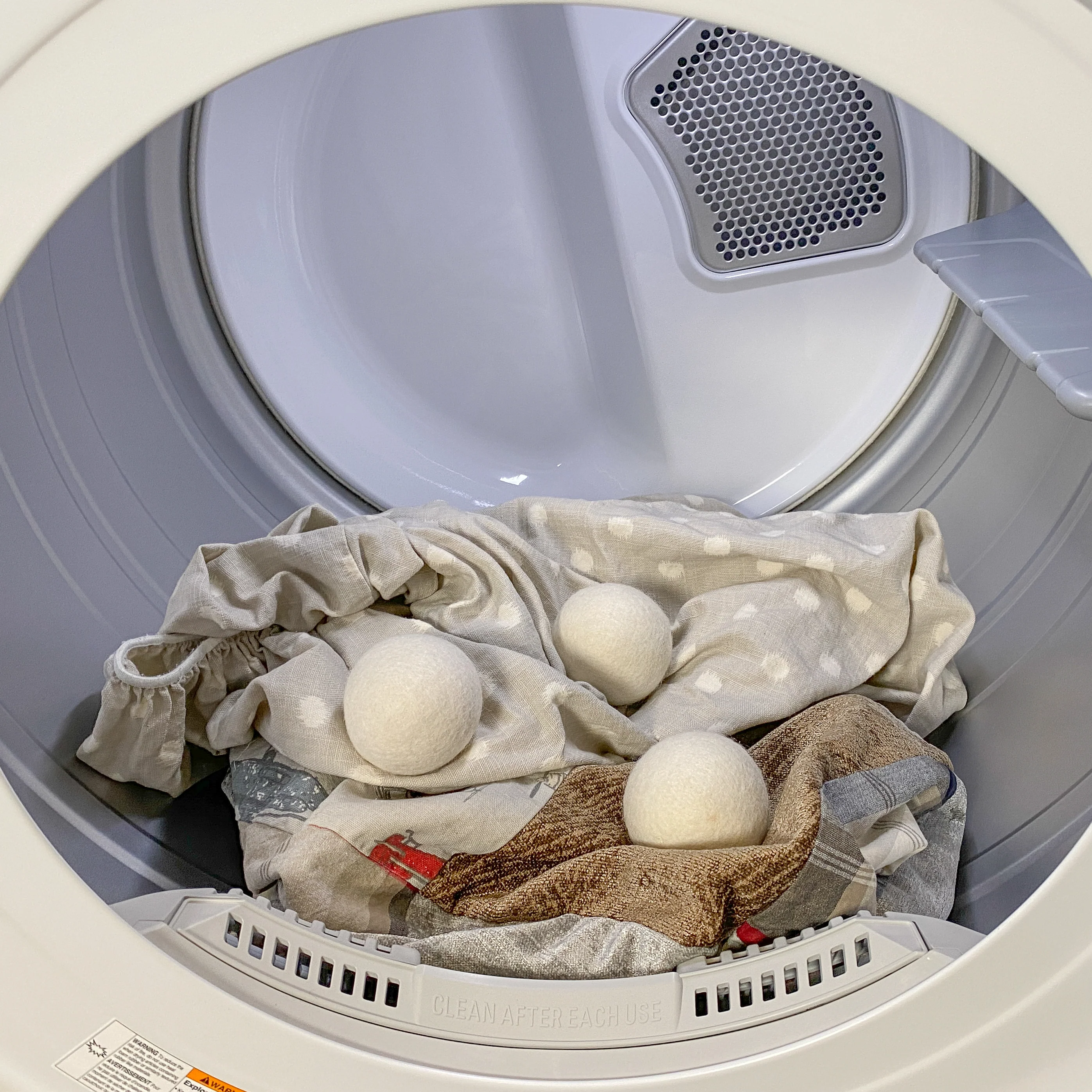 Heritage Park Wool Dryer Balls - White / 6-Pack - Image 9