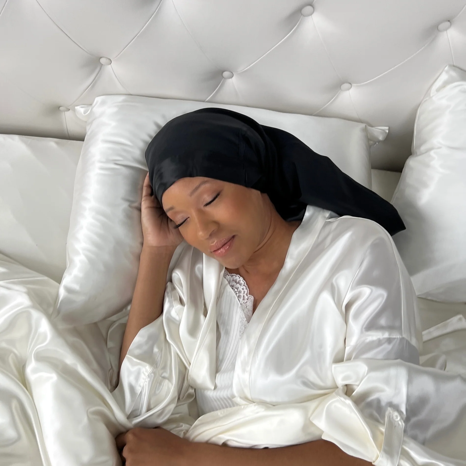 Silk Long Hair Reversible Bonnet - Black - Image 9